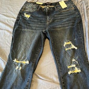 NWT Judy Blue sz 18 mid rise boyfriend jeans with thermal patch